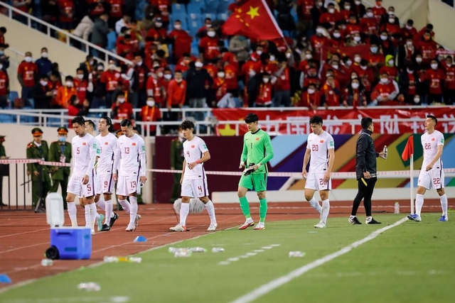 Bóng đá Trung Quốc làm điều &quot;ngược đời&quot; với thế giới, bị đem so sánh với tuyển Brunei - Ảnh 1.