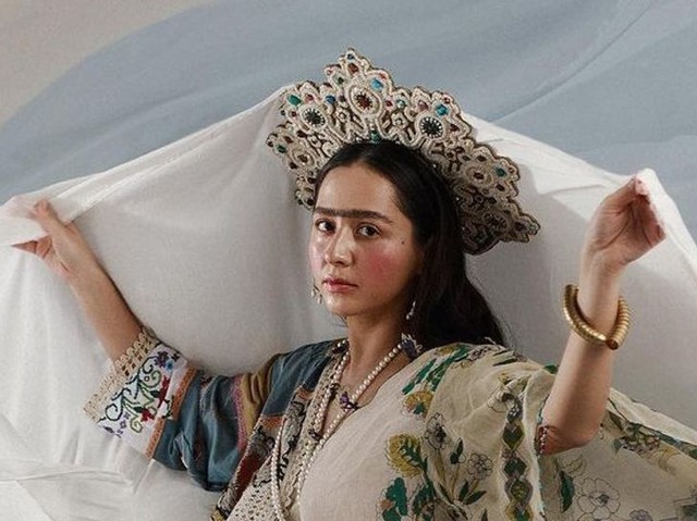 Vẻ đẹp lý tưởng được coi là tiêu chuẩn khác “một trời một vực” của phụ nữ ở các quốc gia khắp thế giới   - Ảnh 6.