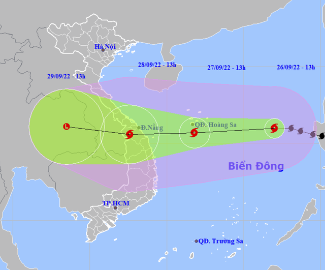 Bão số 4 tiếp tục tăng cấp, hướng đất liền Thừa Thiên Huế - Quảng Ngãi - Ảnh 1.