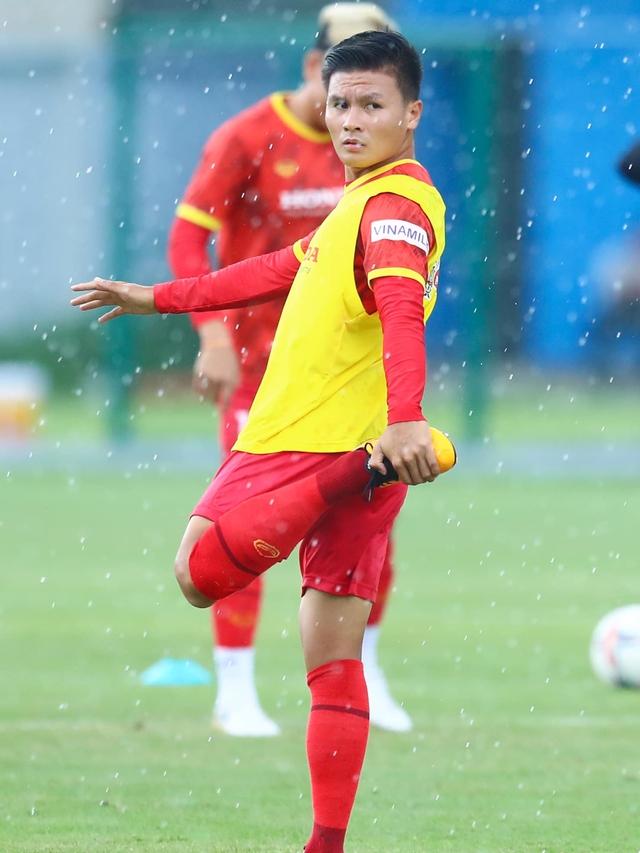 Quang Hải chính thức lên tiếng về việc dự AFF Cup, hé lộ đến cuộc nói chuyện với Pau FC - Ảnh 1.