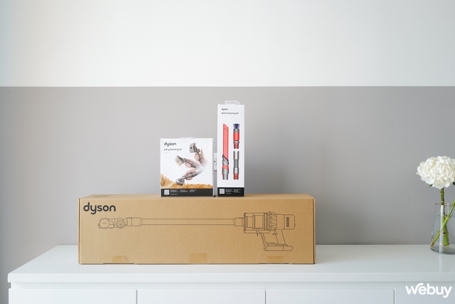 Trải nghiệm nhanh Dyson V15 Detect Absolute: Một chiếc máy hút bụi khiến bất kỳ người đàn ông nào cũng muốn làm việc nhà - Ảnh 1. Trải nghiệm nhanh Dyson V15 Detect Absolute: Một chiếc máy hút bụi khiến bất kỳ người đàn ông nào cũng muốn làm việc nhà - Ảnh 1.
