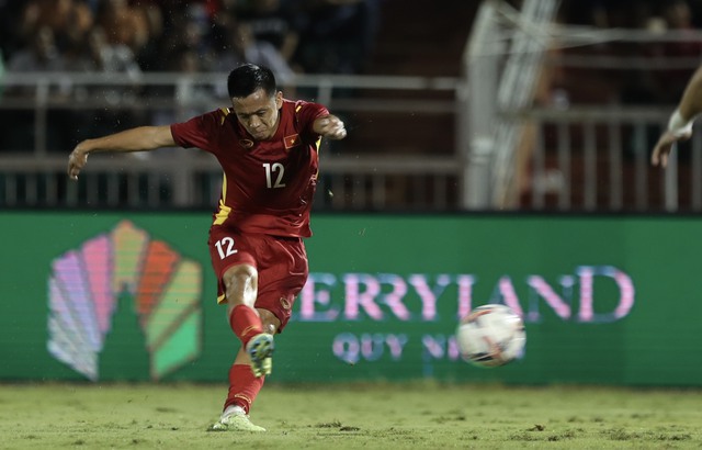 Văn Toàn ghi bàn đầu tiên cho ĐT Việt Nam sau 5 năm - Ảnh 7.