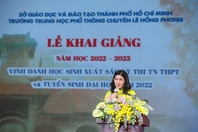 Toàn cảnh lễ khai giảng năm học mới 2022 - 2023: Ngắn mà vui, nổi bật nhất vẫn là dàn nữ sinh mặc áo dài thướt tha! - Ảnh 35.