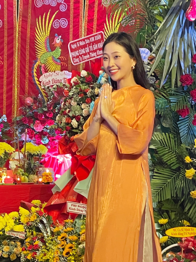 Sao Việt dự giỗ tổ Sân khấu: Trịnh Kim Chi làm lễ trang nghiêm, dàn nghệ sĩ rộn ràng tề tựu  - Ảnh 35.