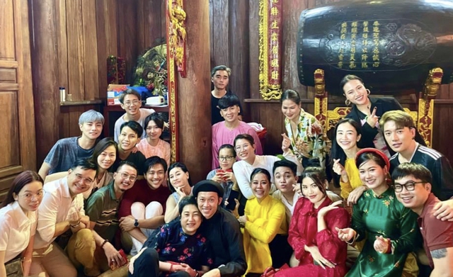 Trấn Thành, vợ chồng Trường Giang cùng dàn sao Việt tụ họp tại đền thờ tổ của NS Hoài Linh  - Ảnh 15.