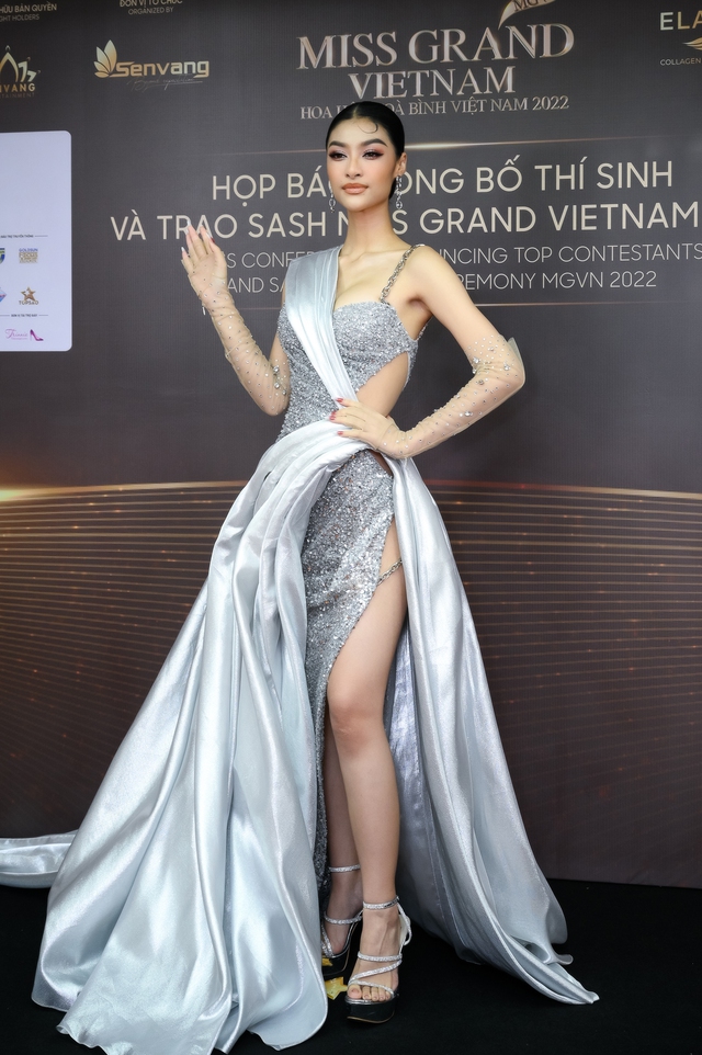 Thảm đỏ Miss Grand Vietnam 2022: Thùy Tiên nổi bật cùng các Hoa hậu quốc tế, dàn thí sinh đổ bộ nhận sash - Ảnh 4.