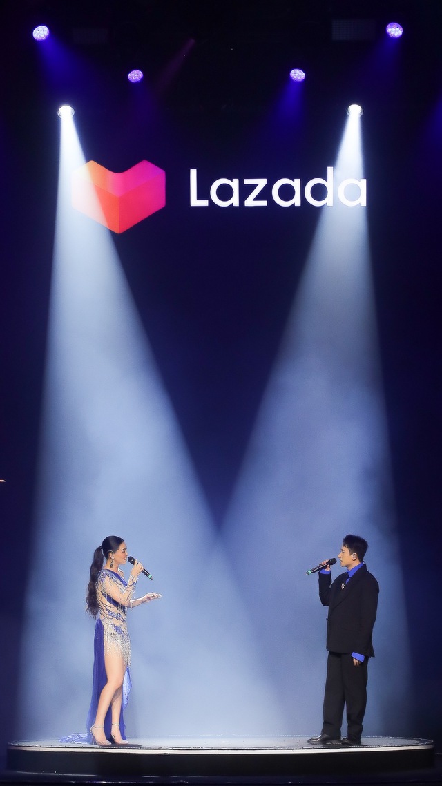 Lazada Supershow 9.9 xứng đáng là sự kiện hot nhất tối nay : Phan Mạnh Quỳnh và Bùi Lan Hương khoe giọng tuyệt đỉnh, Đen trình diễn đầy ấn tượng - Ảnh 2.