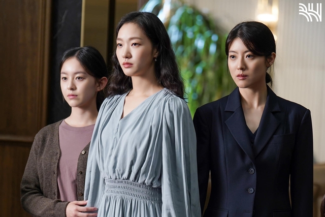 Little Women của Kim Go Eun: Bộ phim đầy chua chát về khoảng cách giàu - nghèo! - Ảnh 7.