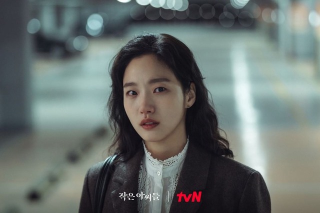 Little Women của Kim Go Eun: Bộ phim đầy chua chát về khoảng cách giàu - nghèo! - Ảnh 20.