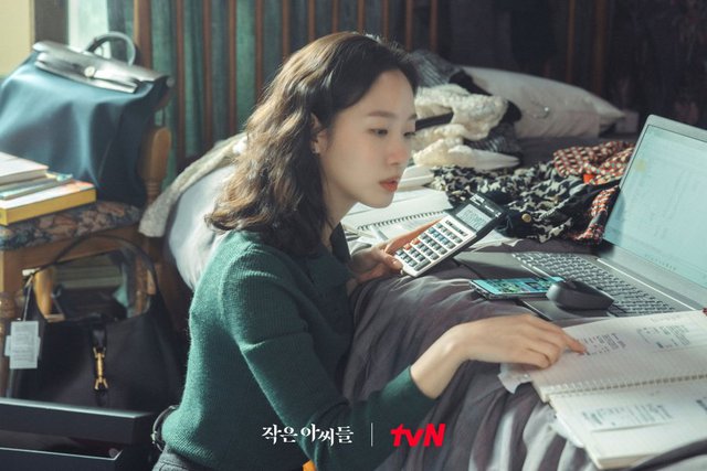 Little Women của Kim Go Eun: Bộ phim đầy chua chát về khoảng cách giàu - nghèo! - Ảnh 11.