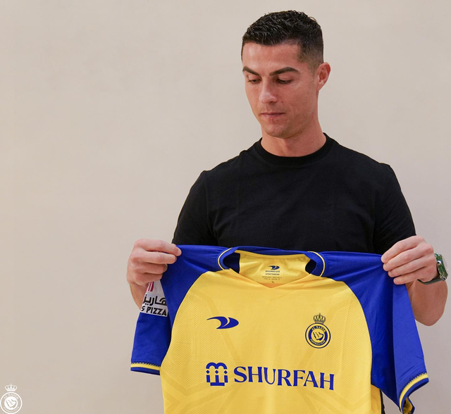 Từng khước từ Trung Đông, nhưng giờ là lúc Ronaldo trở thành biểu tượng mới của Ả Rập Xê Út - Ảnh 1.
