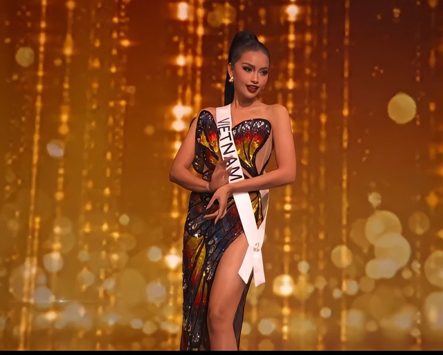 Toàn cảnh Bán kết Miss Universe: Ngọc Châu tỏa sáng với nhan sắc và màn catwalk nổi bật, cùng dàn thí sinh trình diễn mãn nhãn - Ảnh 11.
