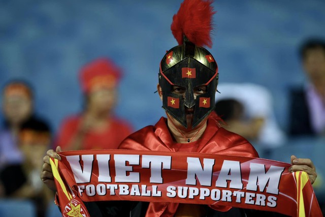 Chung kết AFF Cup: CĐV Việt Nam tri ân HLV Park Hang Seo trước trận đấu ĐT Việt Nam &quot;đại chiến&quot; tuyển Thái Lan - Ảnh 8.