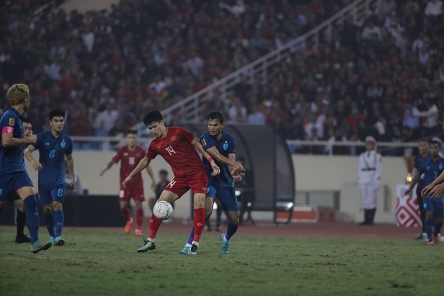 [Trực tiếp] Chung kết lượt đi AFF Cup 2022 đội tuyển Việt Nam vs đội tuyển Thái Lan: Hai đội hòa nhau với tỷ số 2-2 - Ảnh 3.