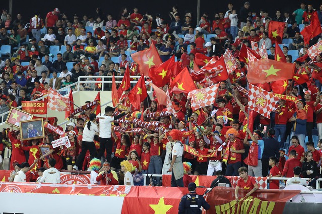 [Trực tiếp] Chung kết lượt đi AFF Cup 2022 đội tuyển Việt Nam vs đội tuyển Thái Lan: Hai đội hòa nhau với tỷ số 2-2 - Ảnh 13.
