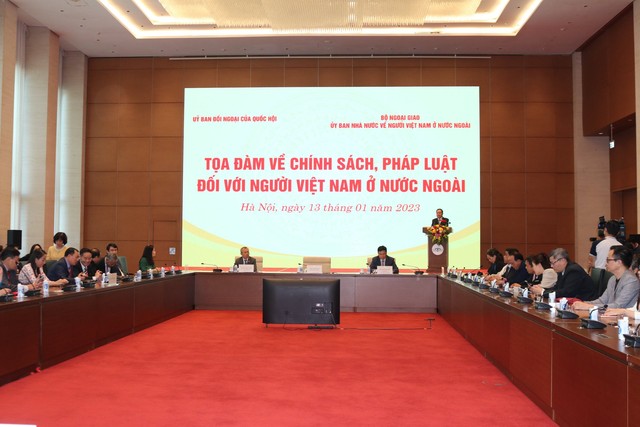 Giải đáp nhiều vấn đề chính sách mang tính thời sự cho người Việt Nam ở nước ngoài - Ảnh 1.