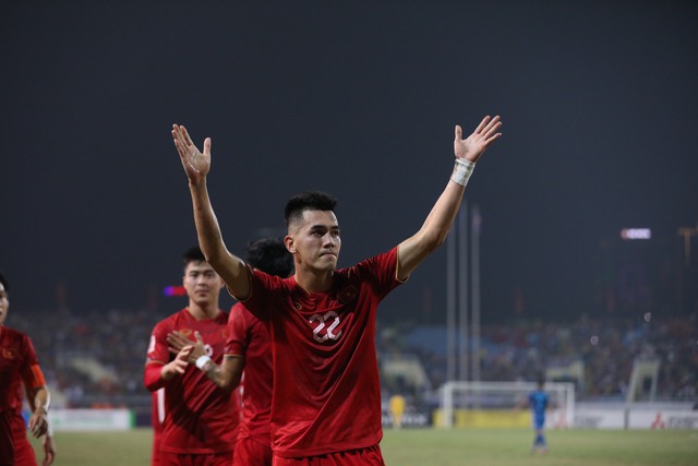 Chung kết AFF Cup 2022: Bị đối thủ đánh trúng điểm yếu, HLV Park Hang-seo vẫn còn &quot;quân bài tẩy&quot; vào phút chót - Ảnh 1.