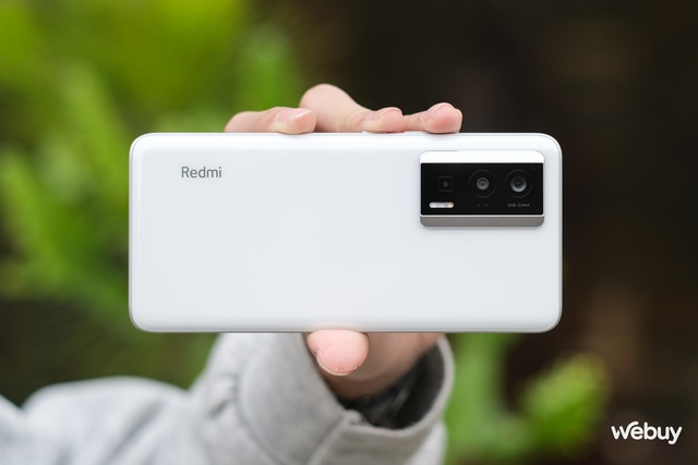 Cũng là Xiaomi nhưng smartphone này cấu hình "khủng" hơn Xiaomi 13 mà giá rẻ hơn - Ảnh 3.
