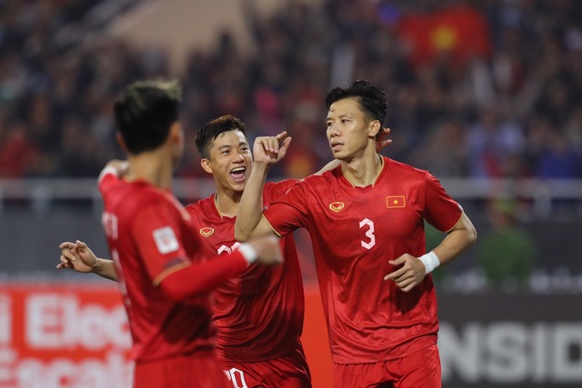 HLV Nguyễn Thành Vinh: Tuyển Việt Nam sẽ thắng Myanmar 3-0 - Ảnh 1.