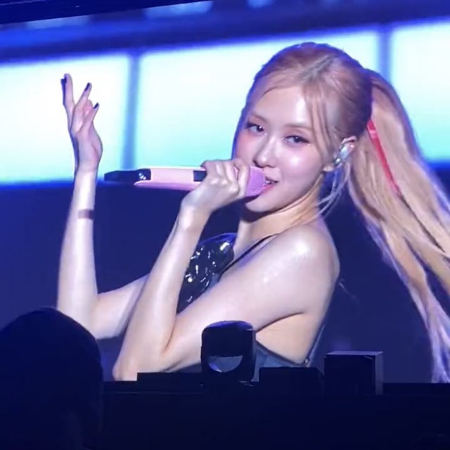 Tạo hình mới nhất của BLACKPINK: Lisa &quot;mất Tết&quot; vì tóc mái ngắn cũn, Rosé khiến fan nức nở vì visual &quot;trắng phát sáng&quot; - Ảnh 7.