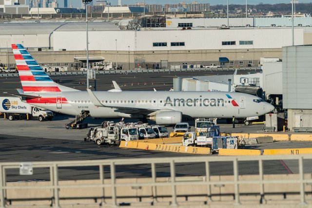 Hàng không Mỹ dự báo du lịch tăng trưởng mạnh vào năm 2023 - Ảnh 1.