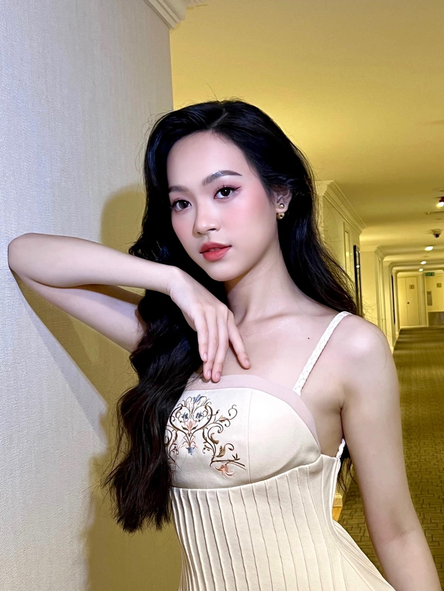 Diện mạo đời thường Top 3 Hoa hậu Việt Nam: 2 Á hậu ngọt ngào, Thanh Thủy lộ nhan sắc thật qua ống kính của fan - Ảnh 9.