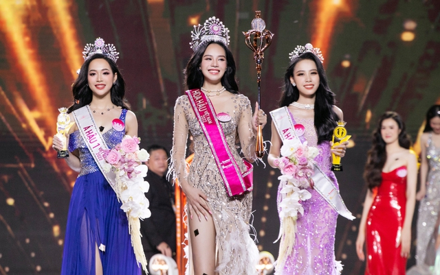 Diện mạo đời thường Top 3 Hoa hậu Việt Nam: 2 Á hậu ngọt ngào, Thanh Thủy lộ nhan sắc thật qua ống kính của fan - Ảnh 1.