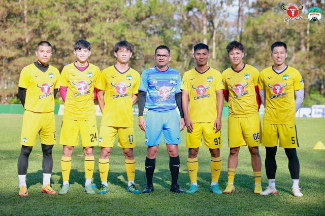 VPF yều cầu CLB HAGL tiếp tục làm theo quy chế ngành hàng độc quyền của V.League 2023 - Ảnh 1.