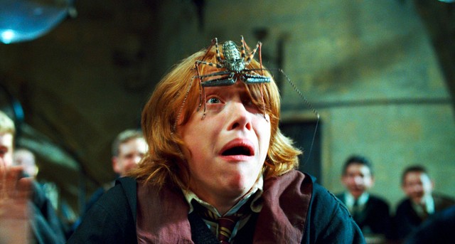 Tài tử Harry Potter tái xuất với nhan sắc khác lạ hoàn toàn, diễn xuất &quot;lên tay&quot; sau hơn 20 năm - Ảnh 1.