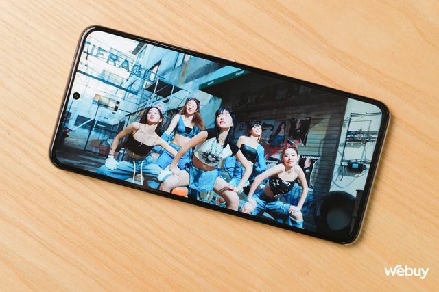 Smartphone này giá chỉ 7,5 triệu đồng nhưng có màn hình OLED 2K, chip Dimensity 8200 - Ảnh 9.