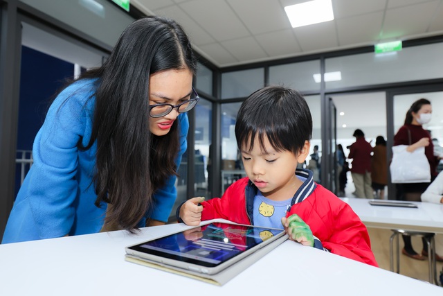 Lần đầu tiên học sinh có cơ hội gửi thông điệp lên trạm vũ trụ quốc tế ISS - Ảnh 3. Lần đầu tiên học sinh có cơ hội gửi thông điệp lên trạm vũ trụ quốc tế ISS - Ảnh 3.