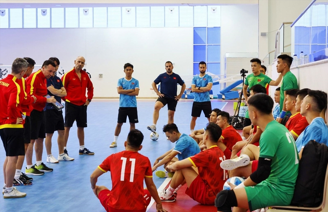Futsal Việt Nam phải tập trung sớm vì Vòng loại futsal châu Á 2024 thay đổi thế thức - Ảnh 1.
