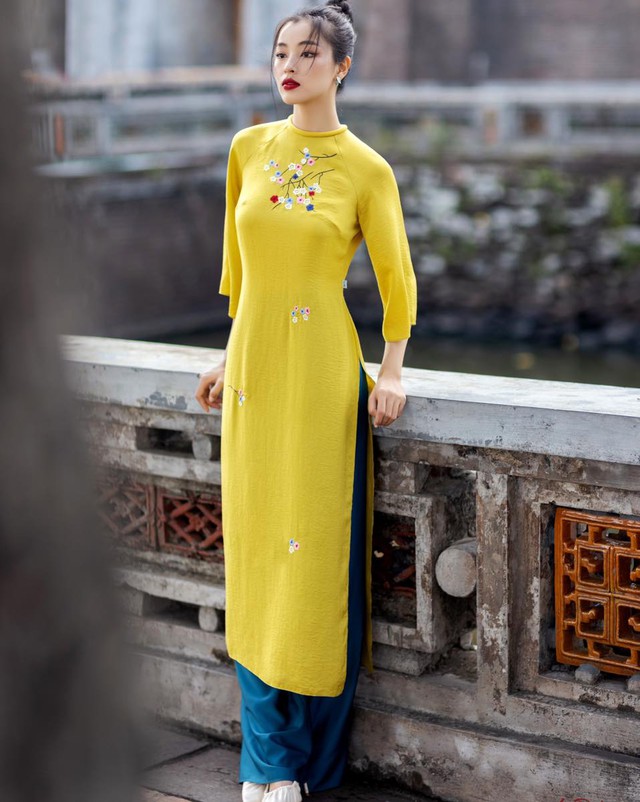 Blogger Trinh Phạm mách chị em 5 mẫu áo dài thiết kế chuẩn sang xịn để diện Tết  - Ảnh 11.