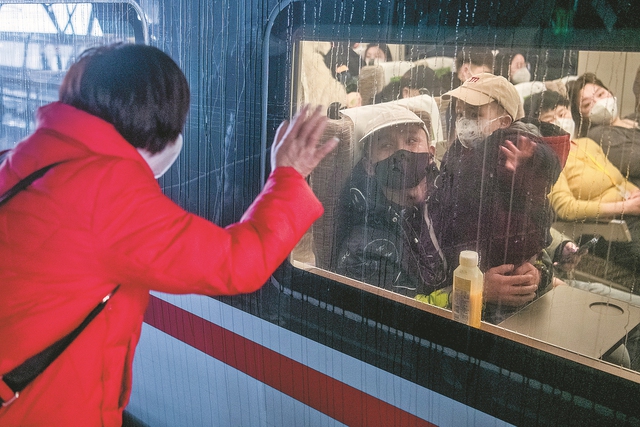 Người dân Trung Quốc háo hức bước vào kỳ Xuân vận - Ảnh 1.