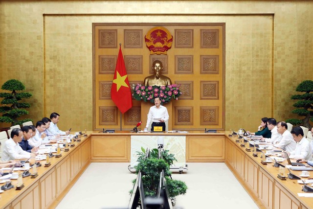 Phó Thủ tướng Lê Minh Khái: Trình phương án điều chỉnh giá trước ngày 25/10 - Ảnh 1.