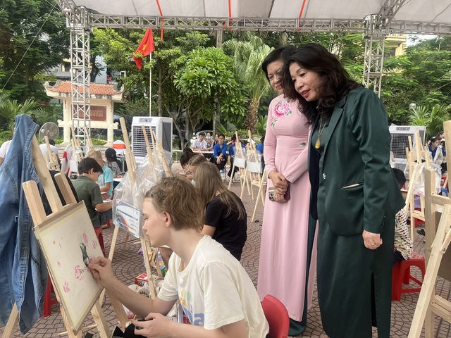Kết nối thiếu nhi Việt Nam và quốc tế qua cuộc thi vẽ tranh vì hòa bình - Ảnh 2.