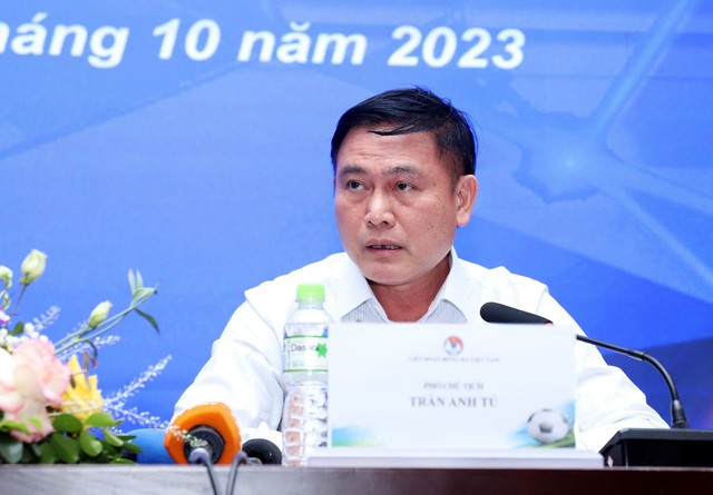 Phó Chủ tịch VFF Trần Anh Tú: VFF sẽ cố gắng chuẩn bị để các đội tuyển bóng đá đạt mục tiêu quốc tế trong năm 2024 - Ảnh 1.