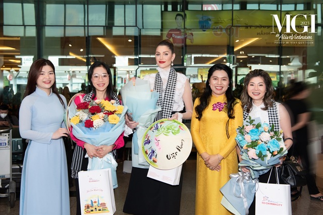 Dàn thí sinh Miss Grand International tại Huế: Lần đầu mặc áo bà ba đổ bánh xèo, Lê Hoàng Phương dừng bước phần thi này - Ảnh 10.