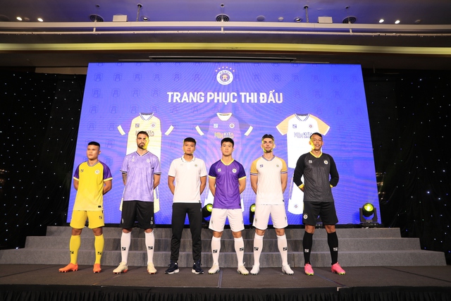 Hà Nội FC đặt mục tiêu giành ngôi vương mùa giải 2023/24, nâng cao thành tích trên đấu trước quốc tế - Ảnh 1.