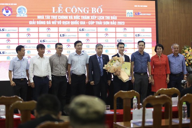 Khởi tranh giải bóng đá nữ VĐQG 2023: CLB Sơn La trở lại sau 2 năm vắng bóng - Ảnh 1.