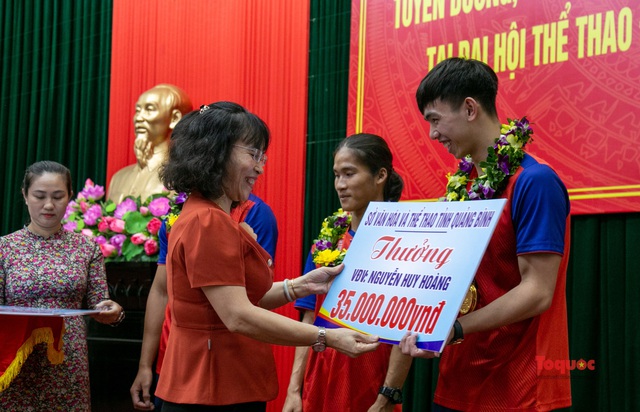 Quảng Bình: Khen thưởng VĐV đạt huy chương tại ASIAD 19 - Ảnh 2.