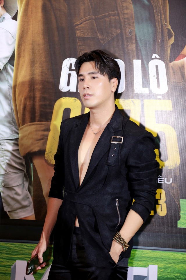 'Bông hồng lai' Emma Lê quyến rũ, xinh đẹp bên mẹ và em trai - Ảnh 5. 'Bông hồng lai' Emma Lê quyến rũ, xinh đẹp bên mẹ và em trai - Ảnh 5.