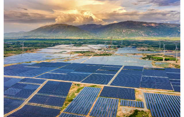 Báo quốc tế gợi ý Việt Nam có thể nắm bắt cơ hội phát triển năng lượng tái tạo - Ảnh 1.