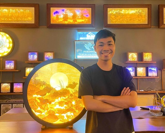 Chàng trai trẻ thổi hồn văn hóa Việt vào những hộp đèn giấy 3D - Ảnh 1.