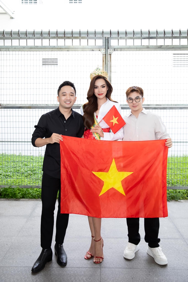 Câu chuyện ít ai biết về váy dạ hội của Hoàng Phương trong CK Miss Grand International: Thay đổi trước giờ G, nhà thiết kế &quot;mất ăn mất ngủ&quot;  - Ảnh 7.