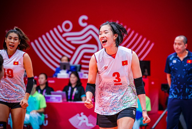 Tuyển bóng chuyền nữ Việt Nam ăn mừng cảm xúc khi đặt một chân vào bán kết ASIAD 19 - Ảnh 3.