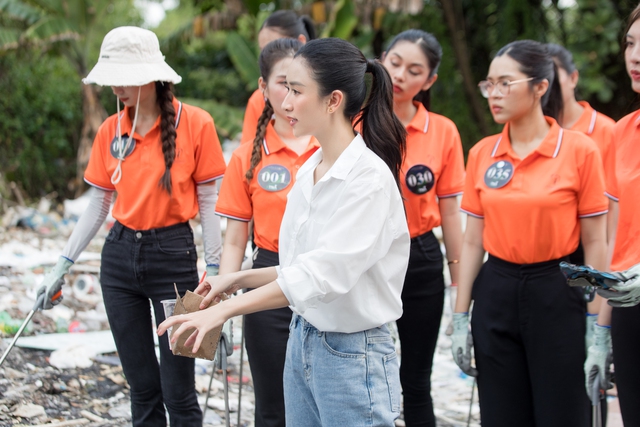 Á hậu Hà Thu cùng thí sinh Miss Earth Vietnam 2023 thực hiện dự án bảo vệ môi trường - Ảnh 1.