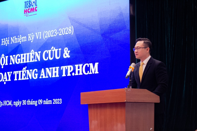 TS. Đỗ Hữu Nguyên Lộc tái đắc cử Chủ tịch Hội Nghiên cứu và Giảng dạy tiếng Anh TP.HCM nhiệm kỳ 2023-2028 - Ảnh 2. TS. Đỗ Hữu Nguyên Lộc tái đắc cử Chủ tịch Hội Nghiên cứu và Giảng dạy tiếng Anh TP.HCM nhiệm kỳ 2023-2028 - Ảnh 2.
