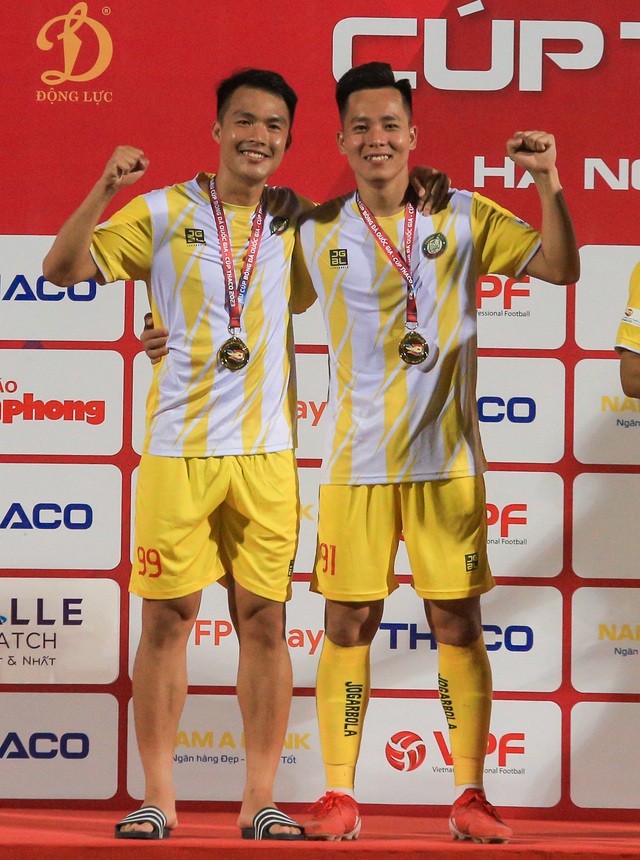 CLB Thanh Hoá ăn mừng cuồng nhiệt khi &quot;hạ đẹp&quot; dàn sao CAHN FC giành Siêu Cup quốc gia 2023 - Ảnh 9.