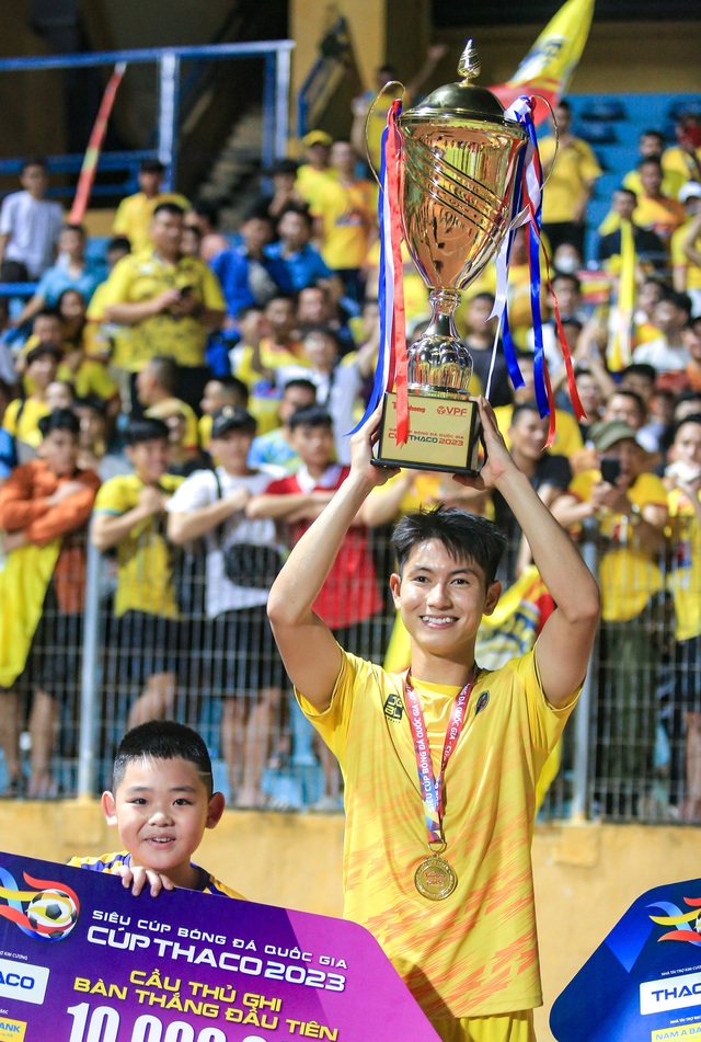 CLB Thanh Hoá ăn mừng cuồng nhiệt khi &quot;hạ đẹp&quot; dàn sao CAHN FC giành Siêu Cup quốc gia 2023 - Ảnh 5.